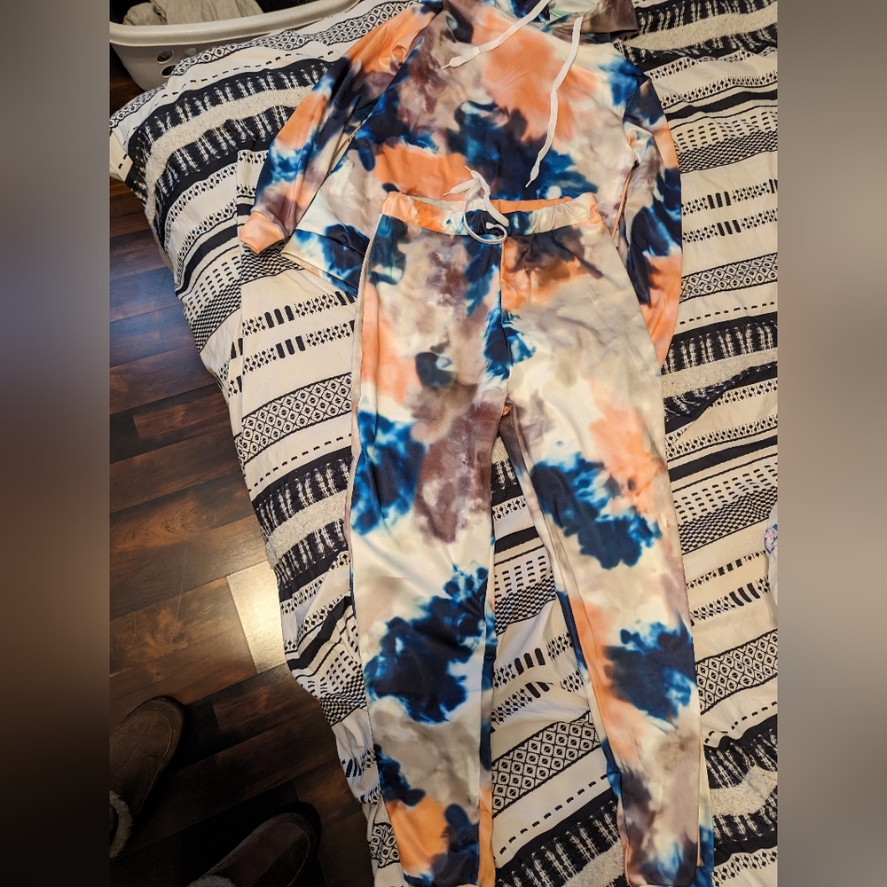 NWOT Tie Dye outfit